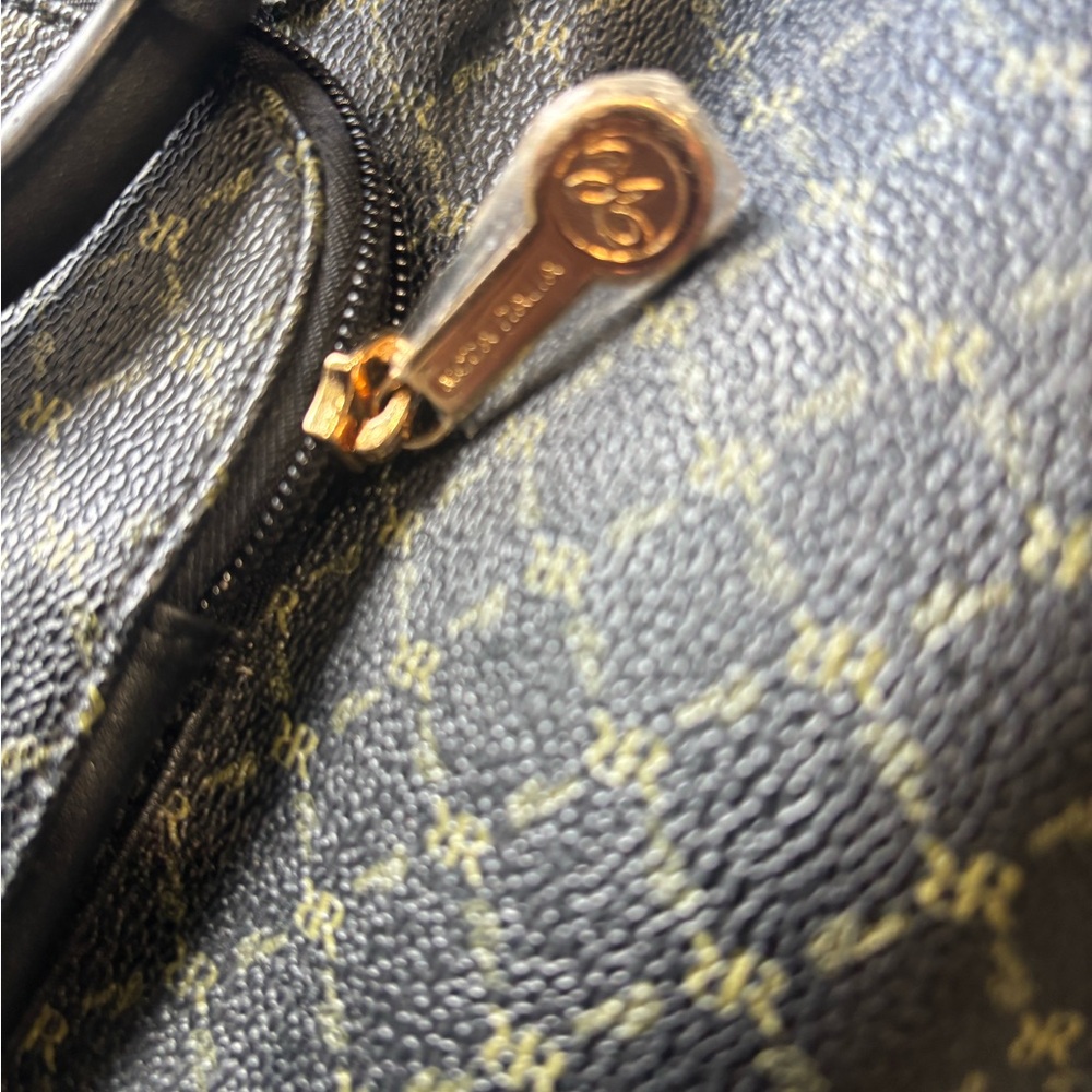Rioni satchel EUC - Picture 5 of 8
